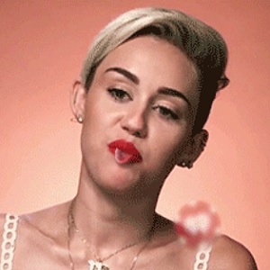 Miley Cyrus grande langue