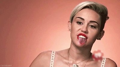 Miley Cyrus grande langue